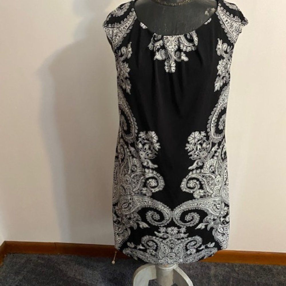 London Times Black/White Paisley with cap sleeves, size 14